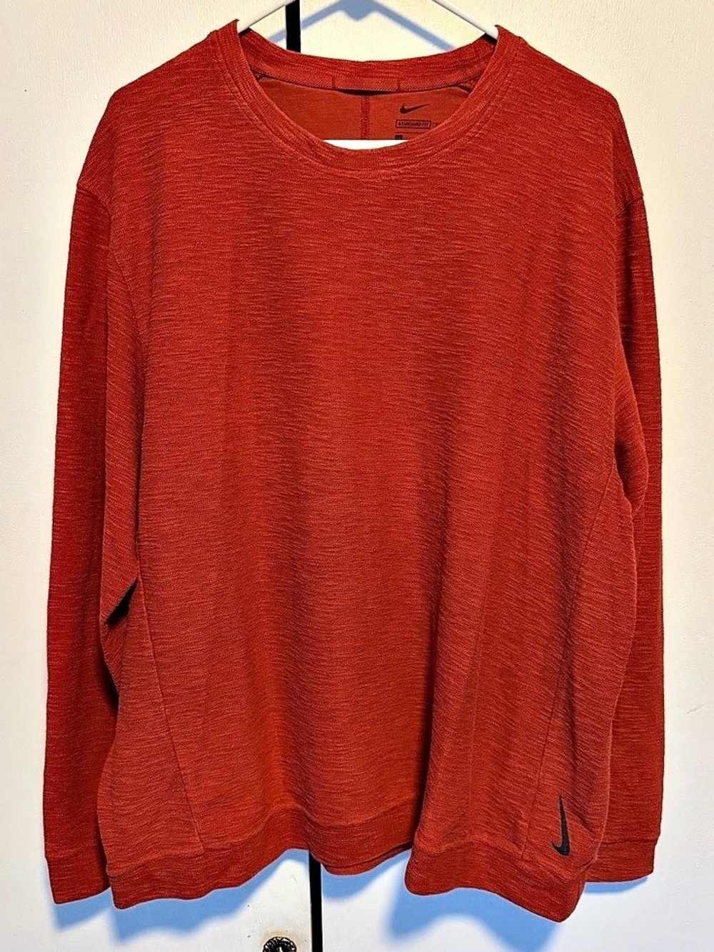Nike Standard Issue Long Sleeve Top in Red Size XXL Like New G7